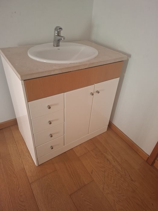 Moveis wc + espelho para desocupar