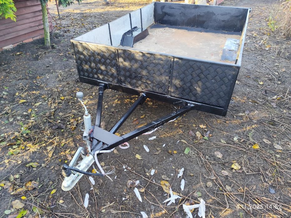 Przyczepka lekka 750dmc amortyzatory