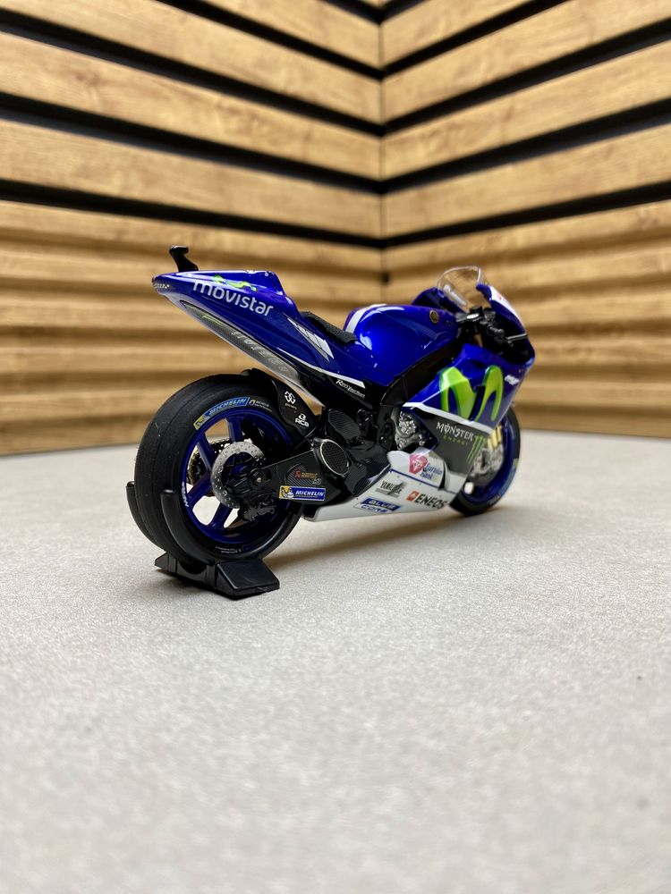 Yamaha YZR-MI - Valentino Rossi