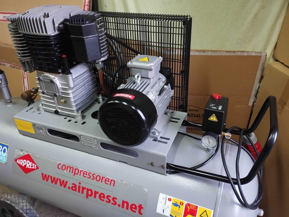 MARKOWY Kompresor dwutłokowy AIRPRESS HK 700-300 made in ITALY 11 bar