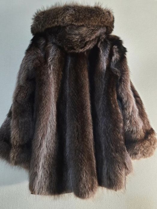 Шуба натуральна -  хутро єнот розмір M