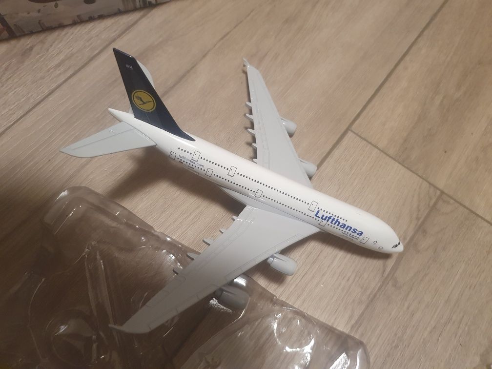 Samolot AIRBUS A380 Lufthansa 20 cm