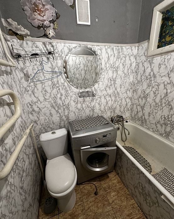 1к, центр міста, вільна