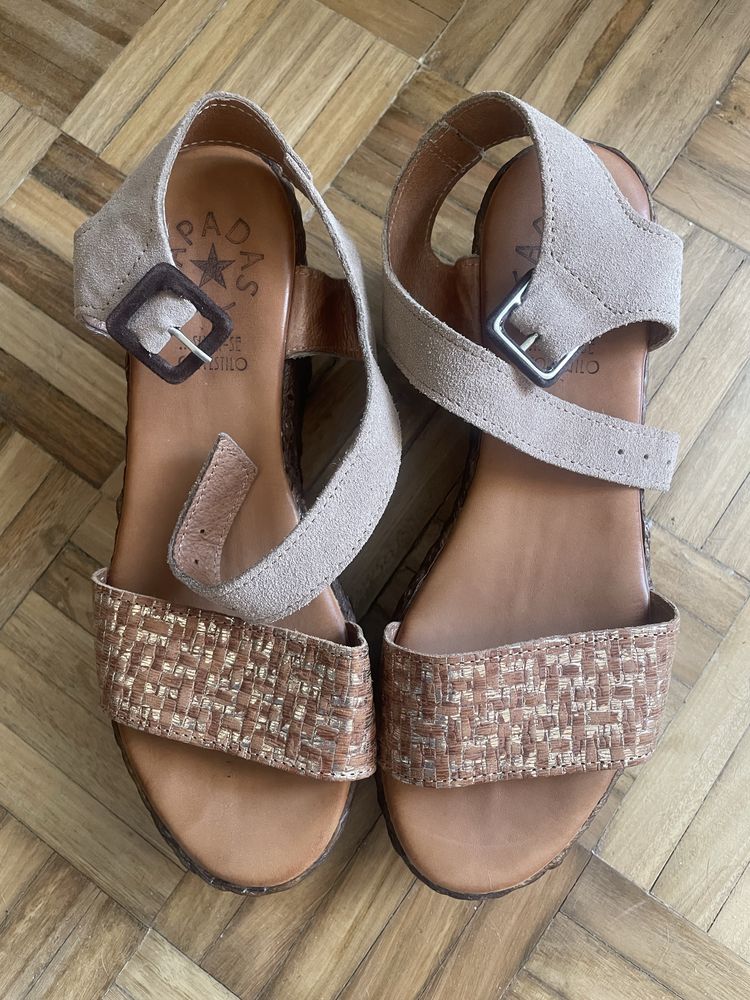 Sandalias, marca Tapadas n°39, em bom estado