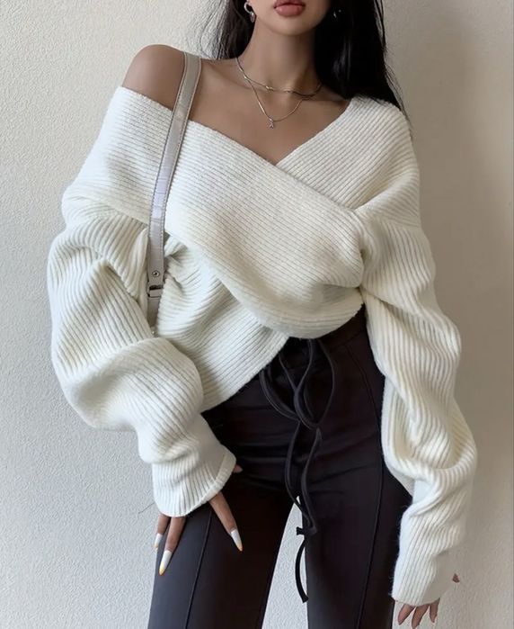 Жіночій светр асеметричний  з рукавами «батвінг» розмір Л акріл 100%