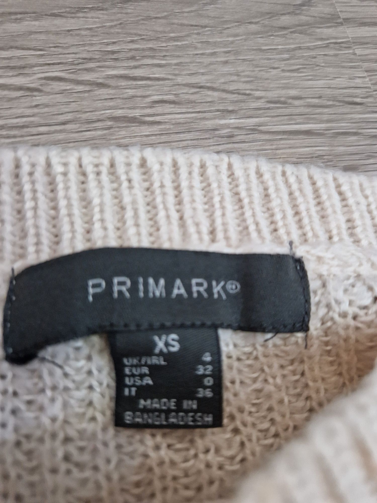 Sweterek trójkołowy Primark