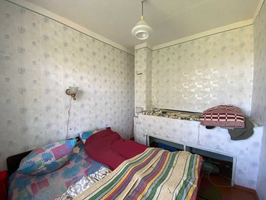 Продається дачний будинок з гаражем у мальовничому місці!