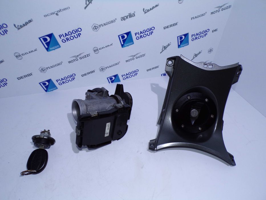 Stacyjka Korek wlewu Komputer ECU Przepustnica Piaggio Beverly 350cc