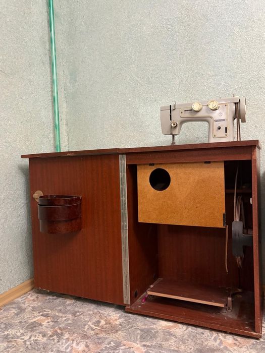 Швейна машина Подольськ 142