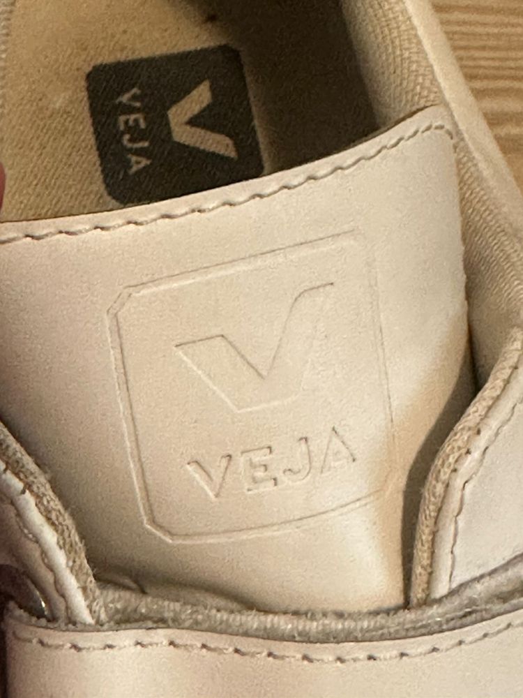Кожаные мужские кроссовки Veja Recife Logo Recife Logo