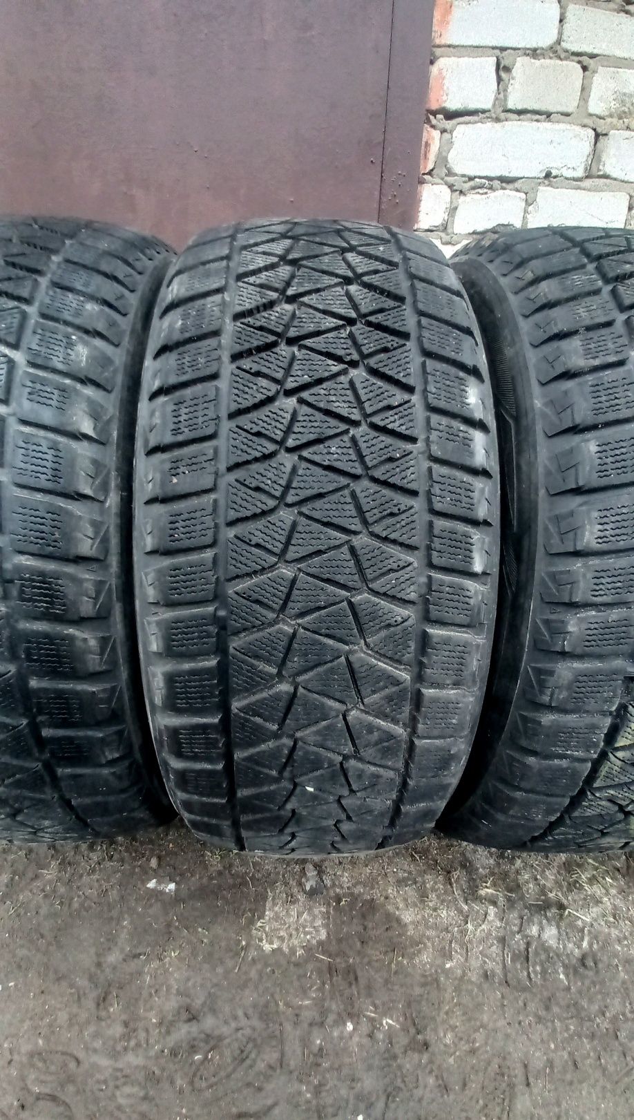 Шини зимові R18 Bridgestone Blizzak DM-V2 235/55/18 вир Японія