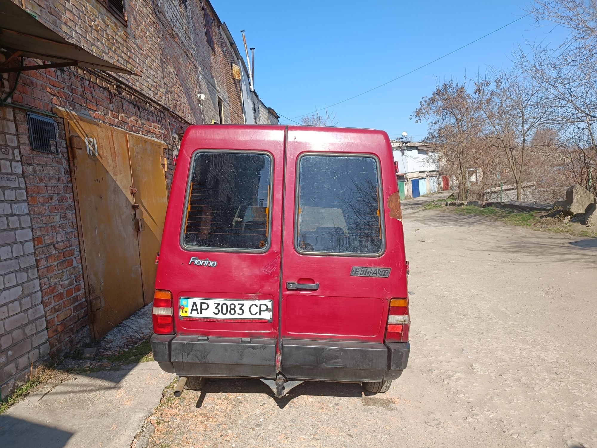 Fiat Fiorino  на ходу газ вписан,связь с хозяином есть, технически исп