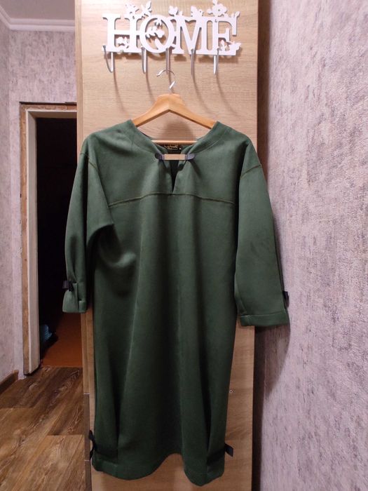 Сукня жіноча на щодень і на свято