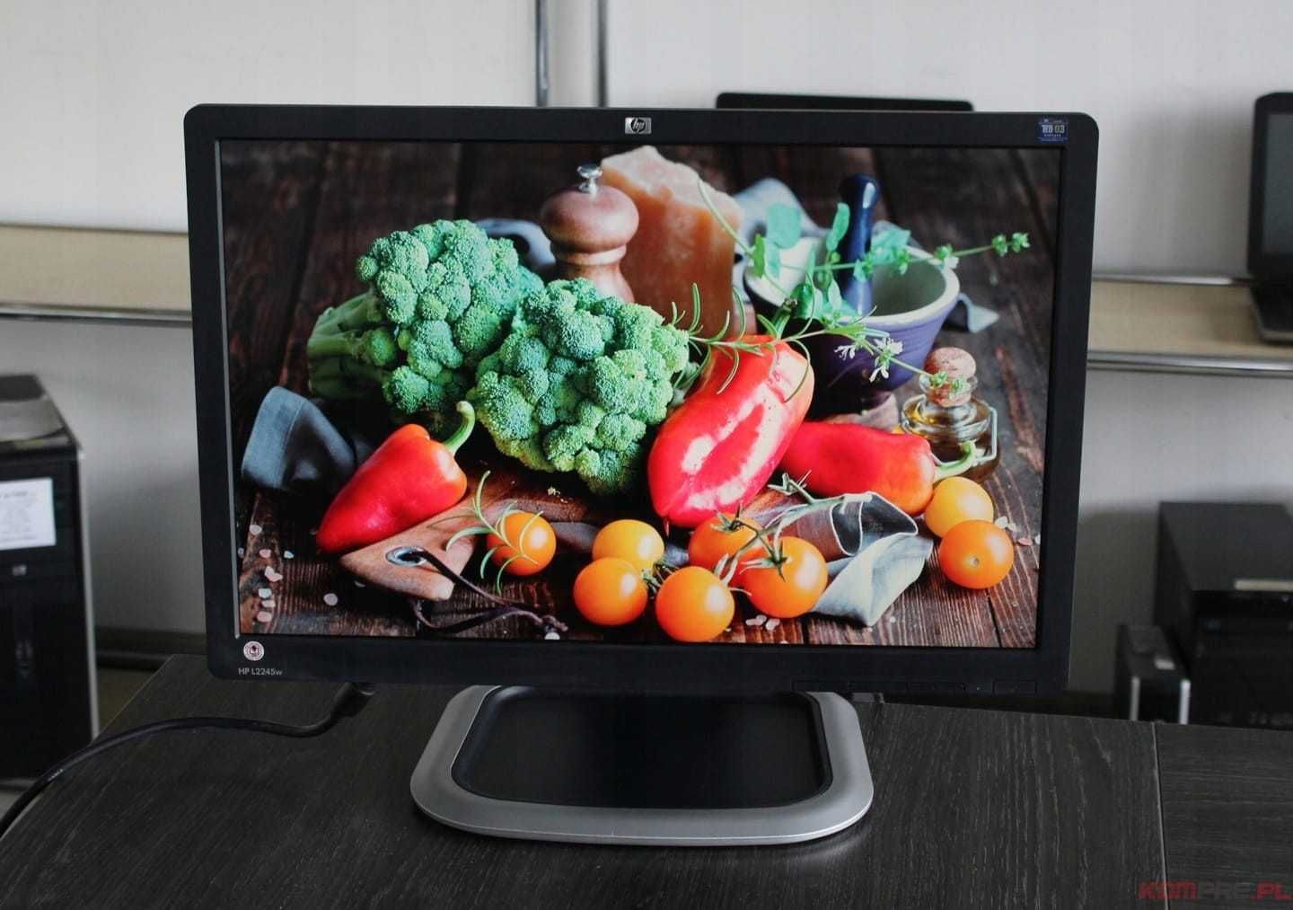 Tani Używany Poleasingowy Monitor HP / 22 cale / DVI / VGA / PIVOT