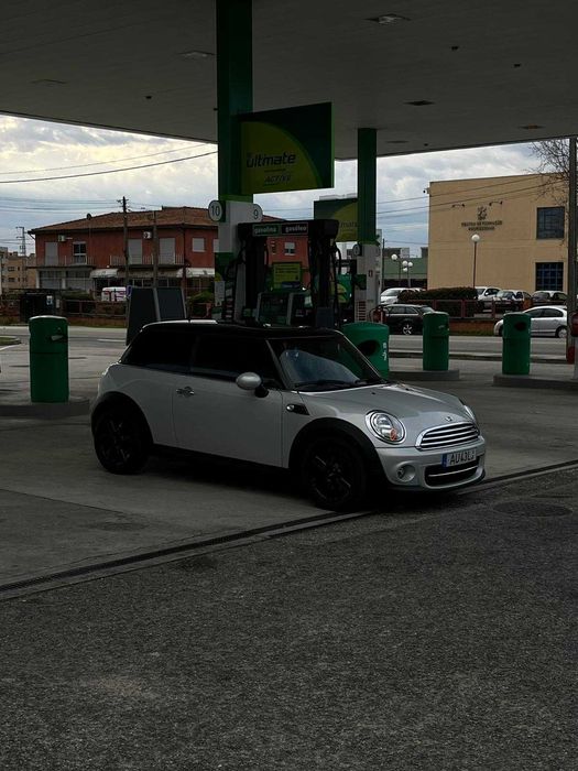 Mini Cooper 2014 Diesel – Consumos Baixos e Excelente Estado