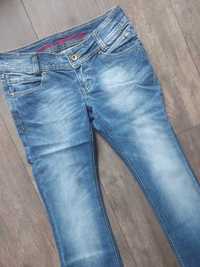 Spodnie damskie jeansowe jeansy niebieski modne JAK NOWE 27 xs s