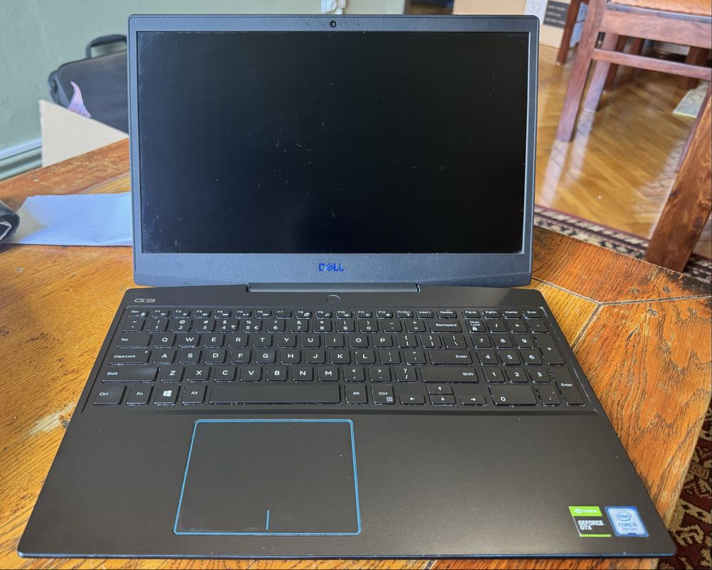 Dell G3 3590 i5 , 20 gb ram , 1,5 TB. Super stan