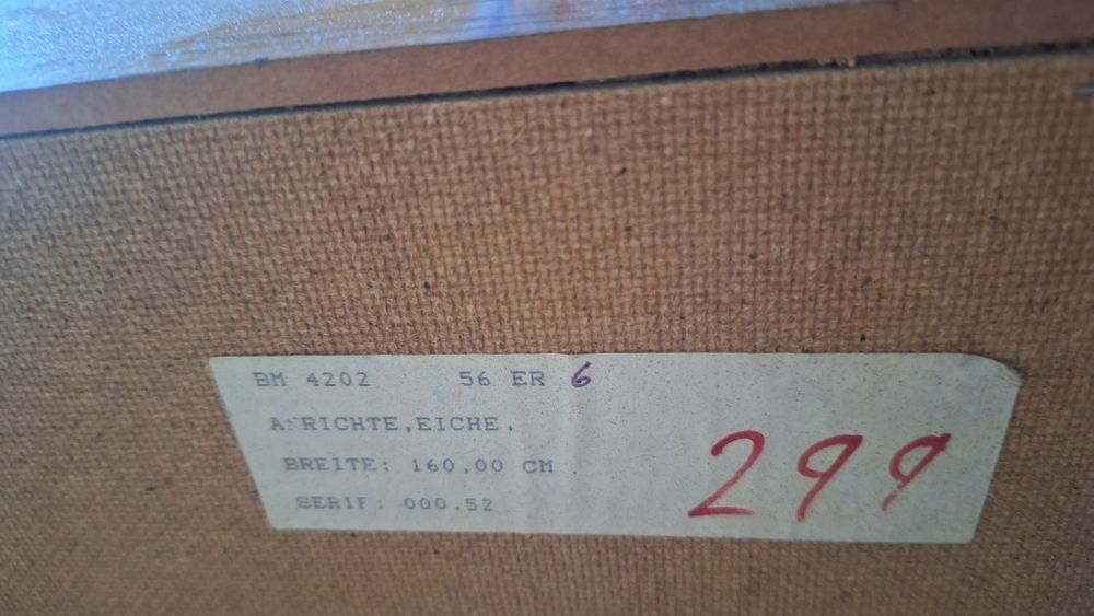 Dębowa komoda z witryną, kredens