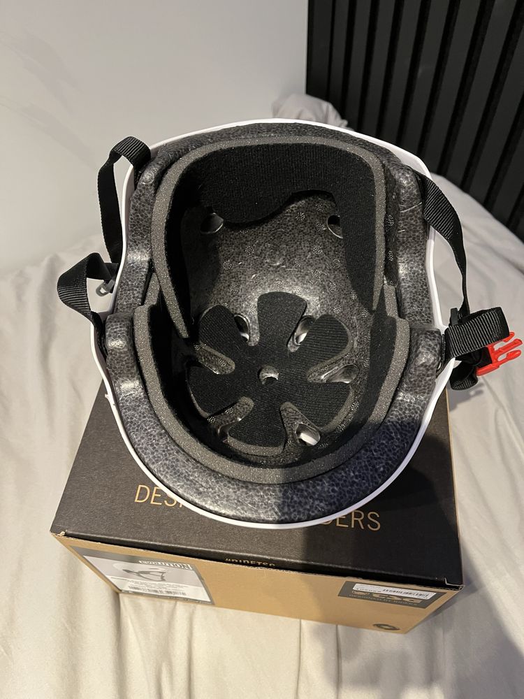 Kask CORE (na hulajnogę)
