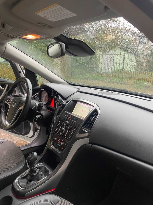 Opel Astra Sports Tourer COSMO 1.7 CDTI МТ (110 к.с.) 2013 рік