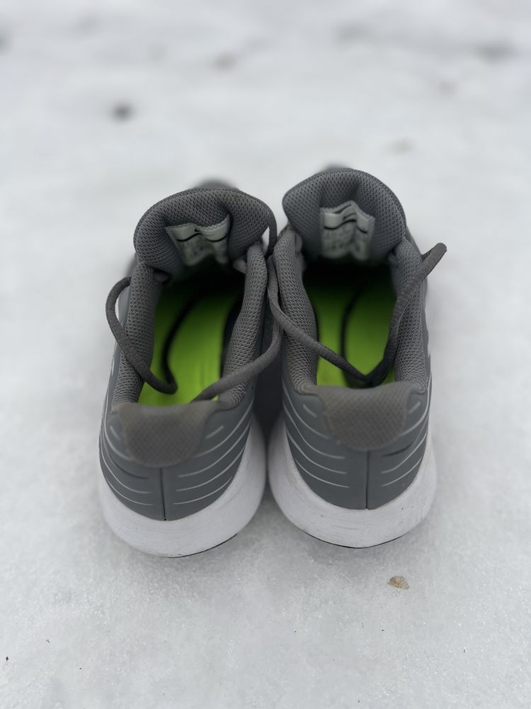 Nike кросівки/ взуття