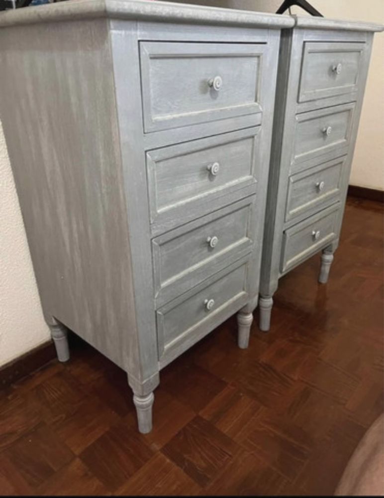Conjunto 2 mesas de cabeceira