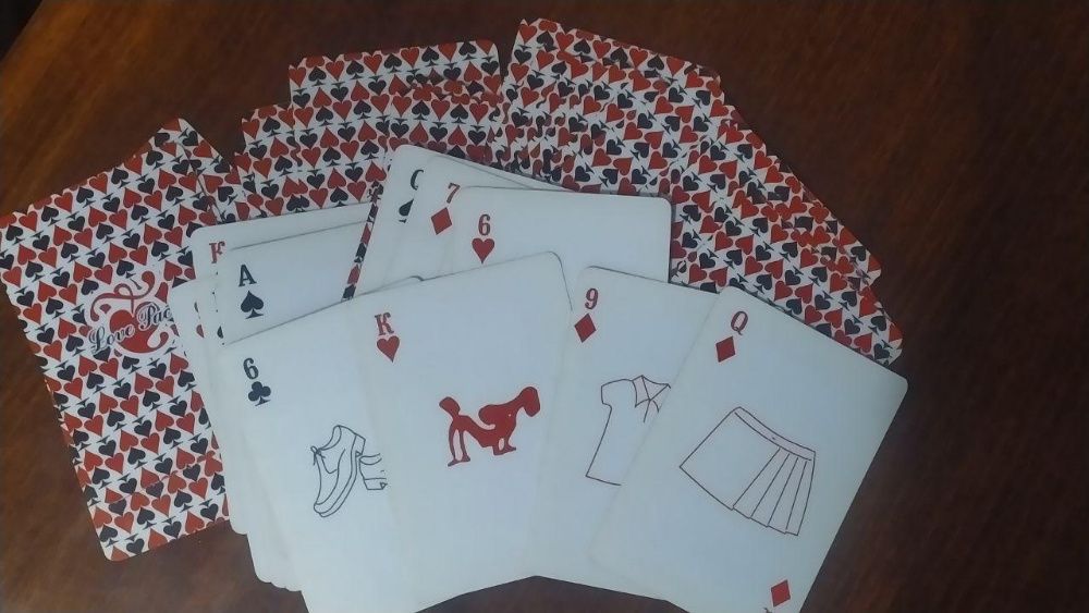 карты игральные эротические