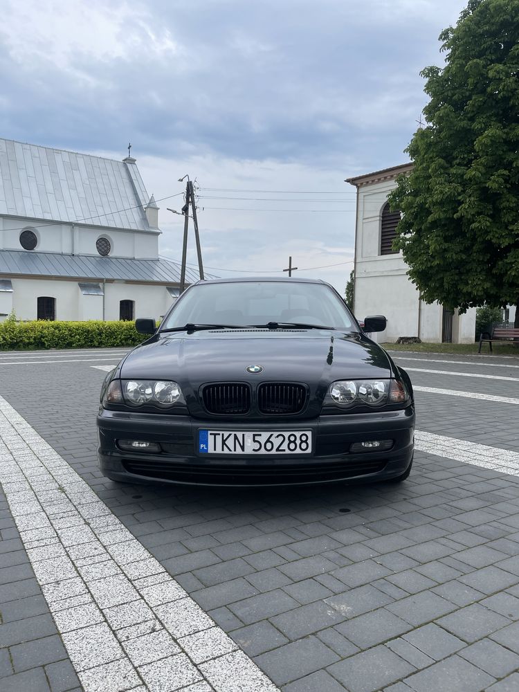 BMW E46 320i sedan