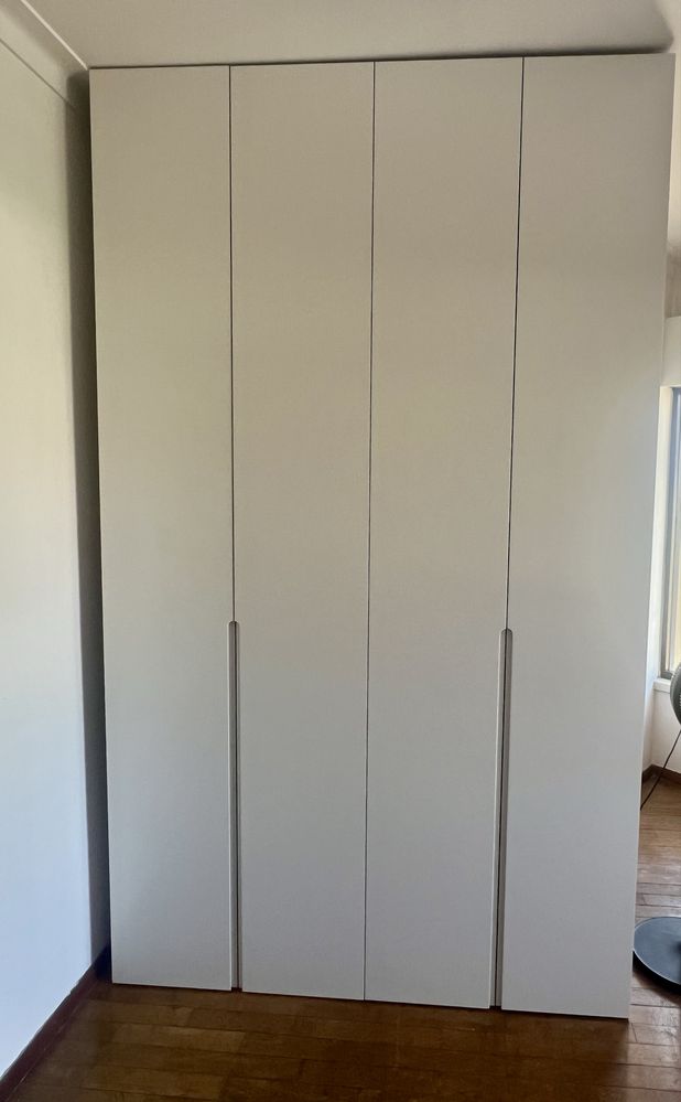 Roupeiro Sob Medida – Portas Laqueadas | Semi-Novo