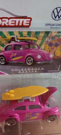 Model Majorette Volkswagen Beetle z deską do serfowania