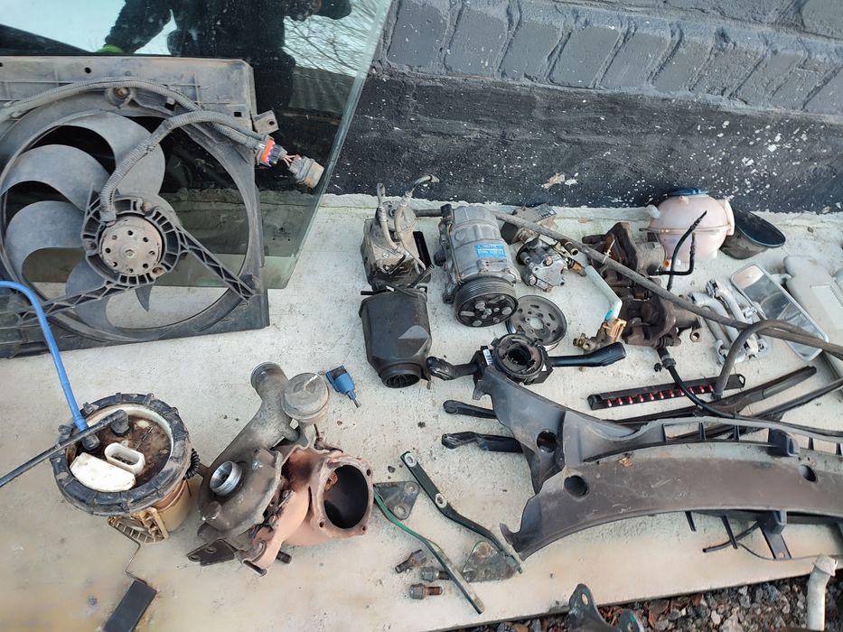 Передние стойки амортизаторы на Шкода Октавия Тур Гольф Бора