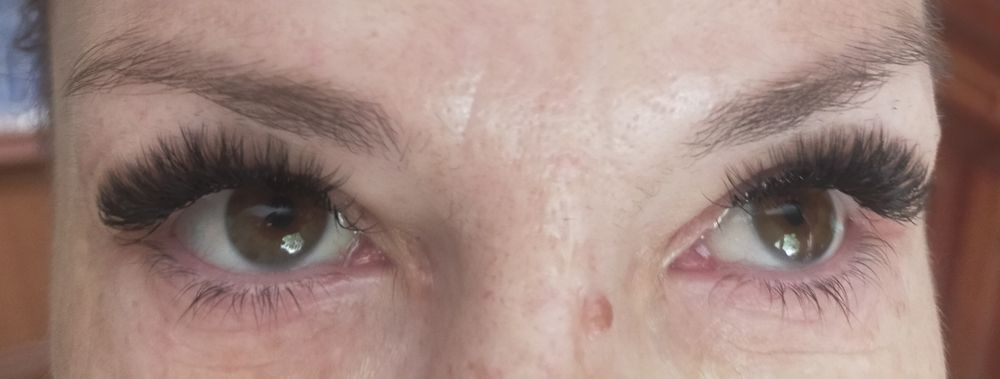 Нарощування вій для моделей СВІТЛО ЗАВЖДИ Є