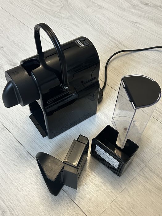 Кавомашина Delonghi nespresso inissia