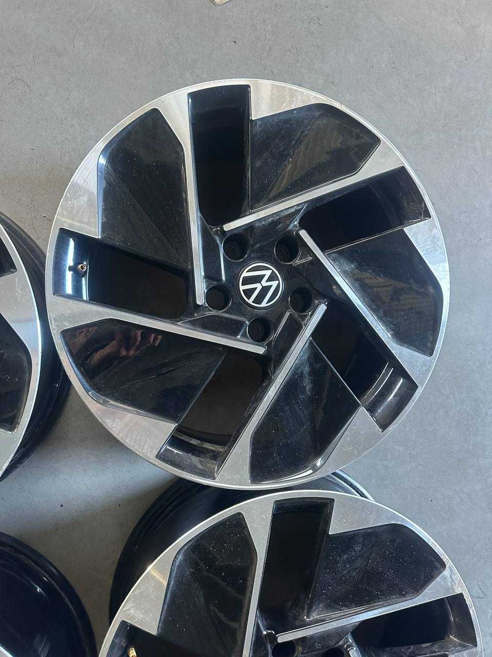 Диски литі /Диски литые R 18 5/112  Volkswagen ID