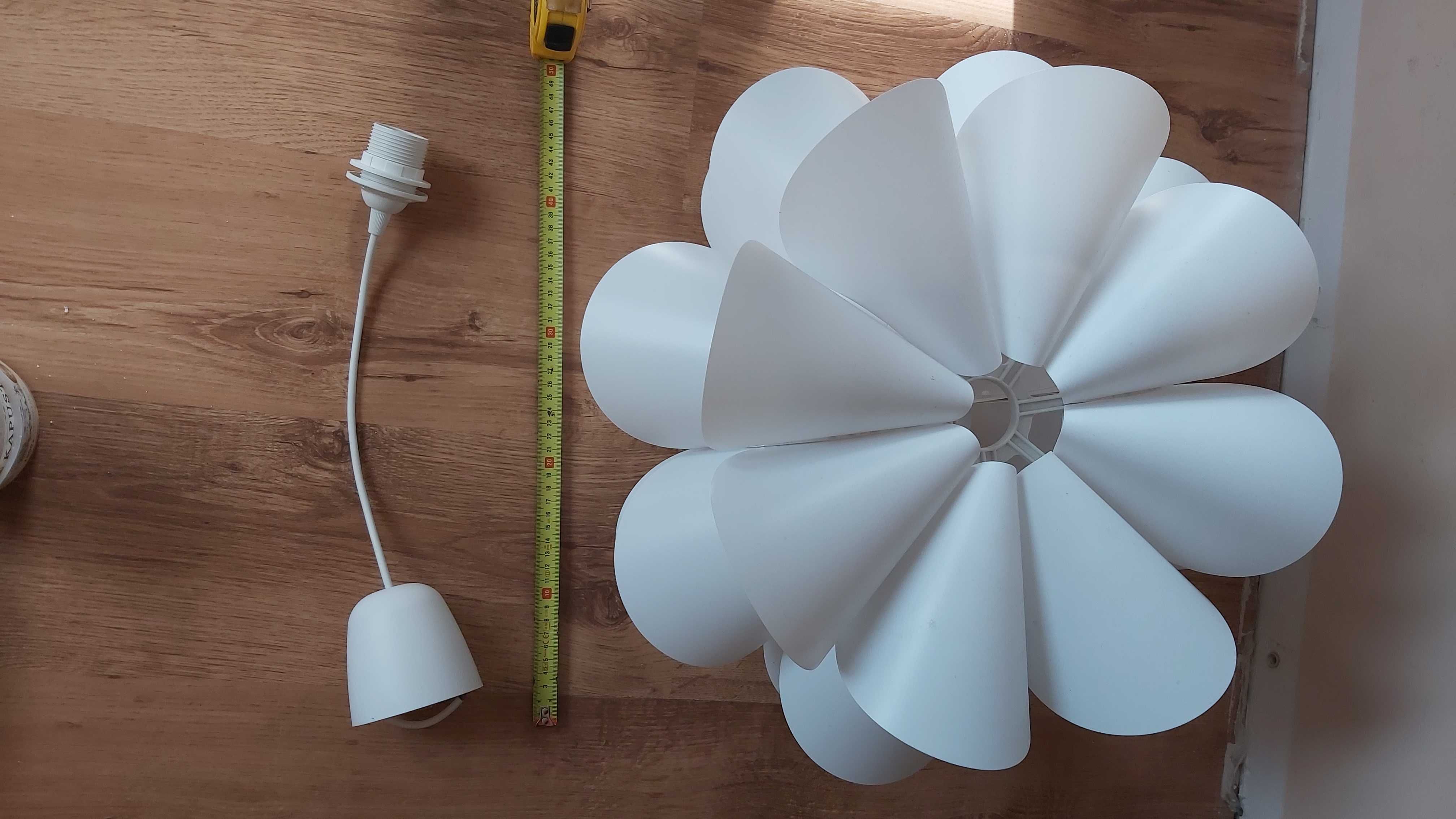 Lampa wiszącą Ikea Knappa