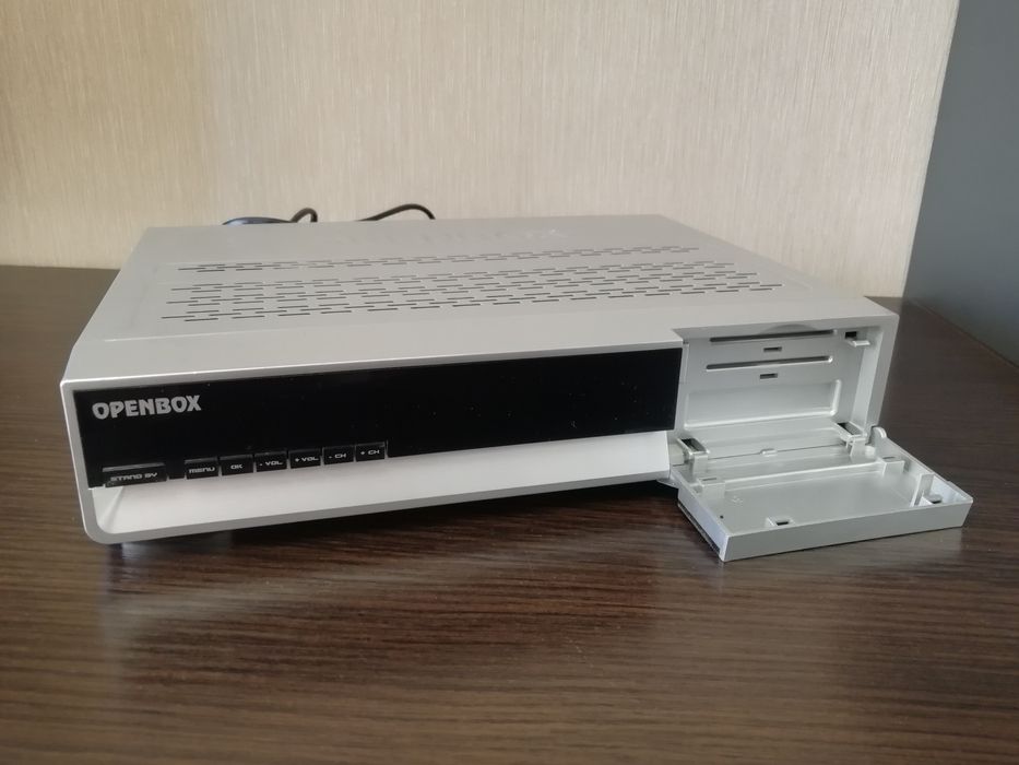 Продам ТВ тюнер Openbox Х-800