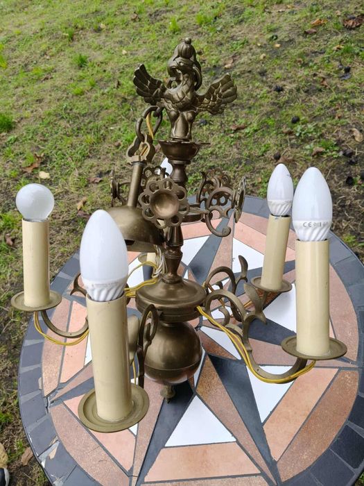 Piękny żyrandol z mosiądzu w stylu Księstwa Warszawskiego z orłem