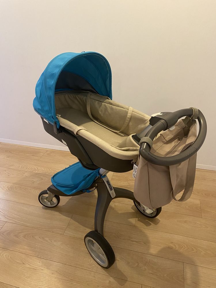 Carrinho Stokke Xplory + alcofa e guarda-sol