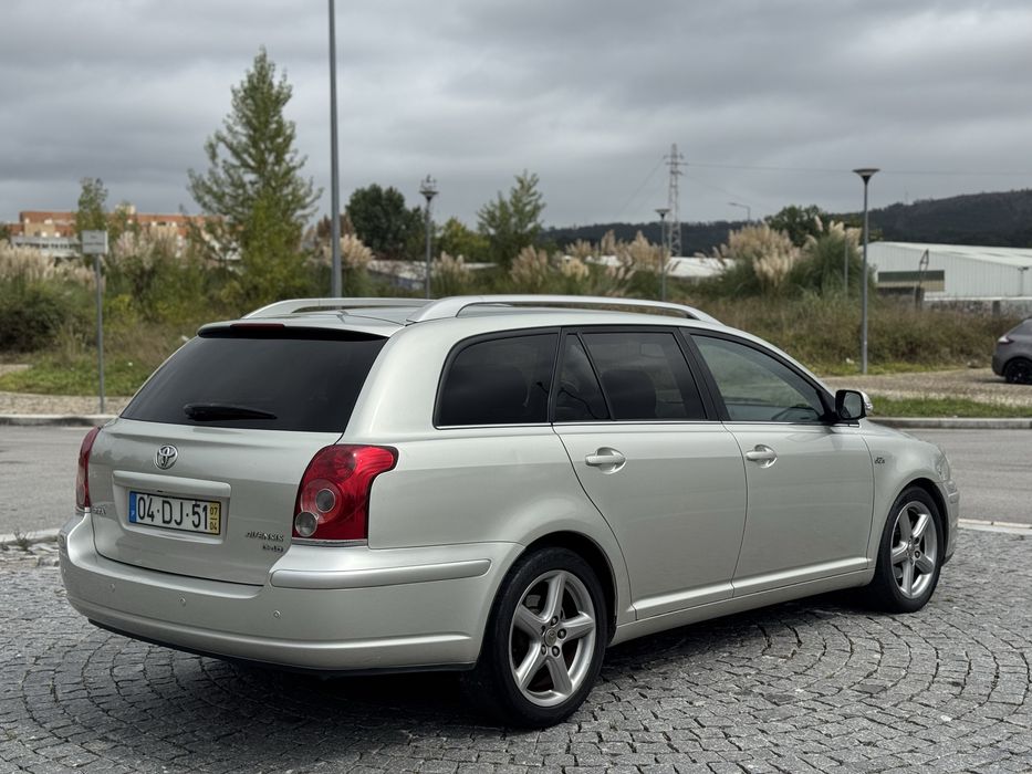 Toyota avencis 2.2 D-cat D4D full extras