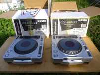 Dois Pioneer CDJ 800 MK2, MP3, como novos.