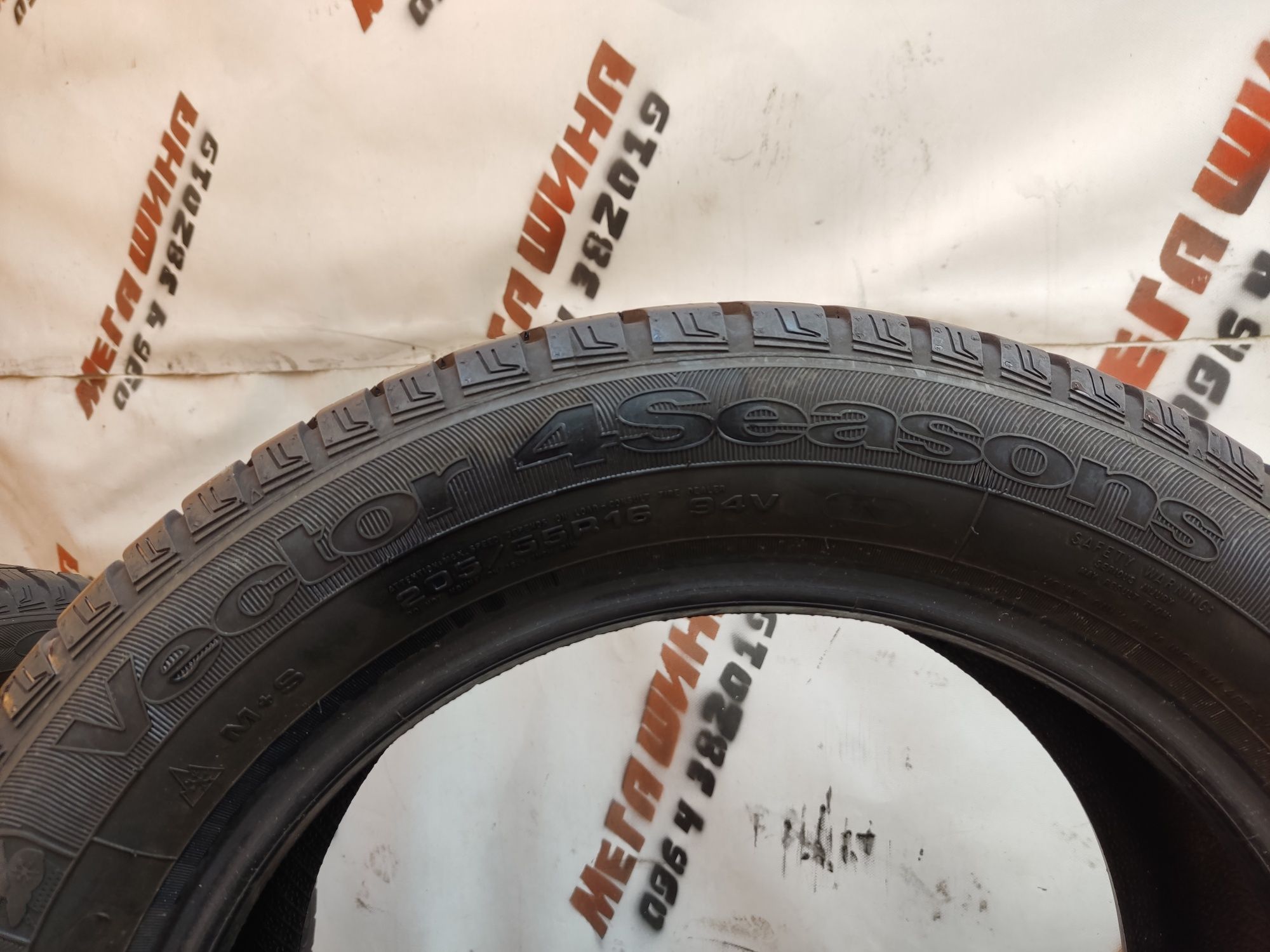 Шини 205/55/16 Goodyear Vector 4Seasons