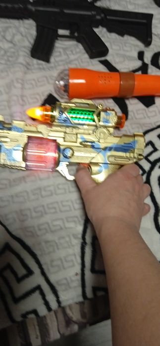 Продам игрушечные автоматы