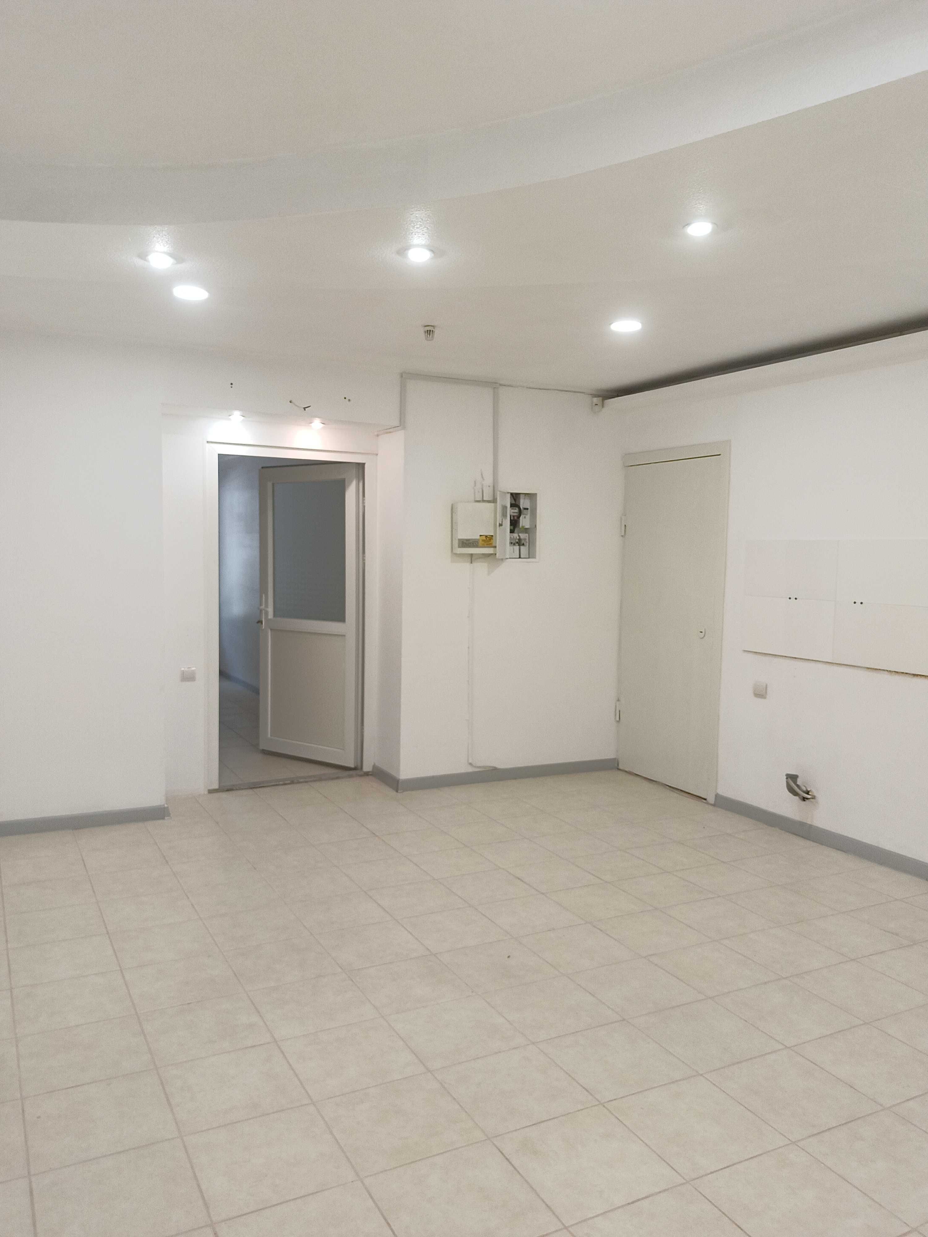 Сдам в аренду фасадное помещение 50 м.кв Кулика/Мира.
