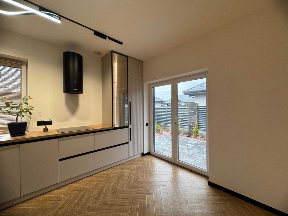 Котедж з сучасним ремонтом у курортному Ворзелі! Мінімальне оформлення