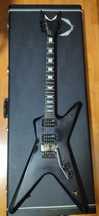 Guitarra Dean ML Modifier Black Satin com hardcase