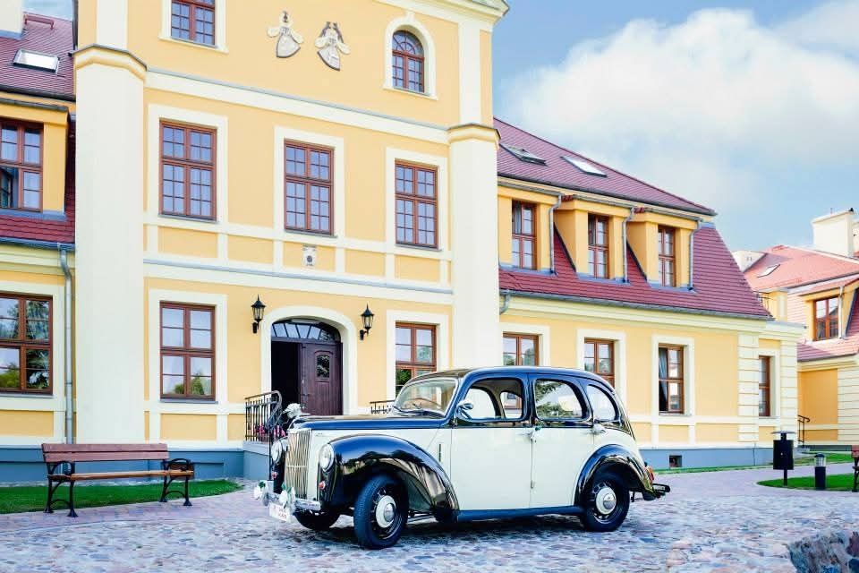 Ford Prefect 1953 do ślubu – stylowe retro auto z kierowcą!
Ford Pref