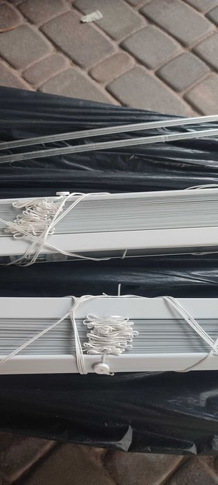 Жалюзі на вікно .