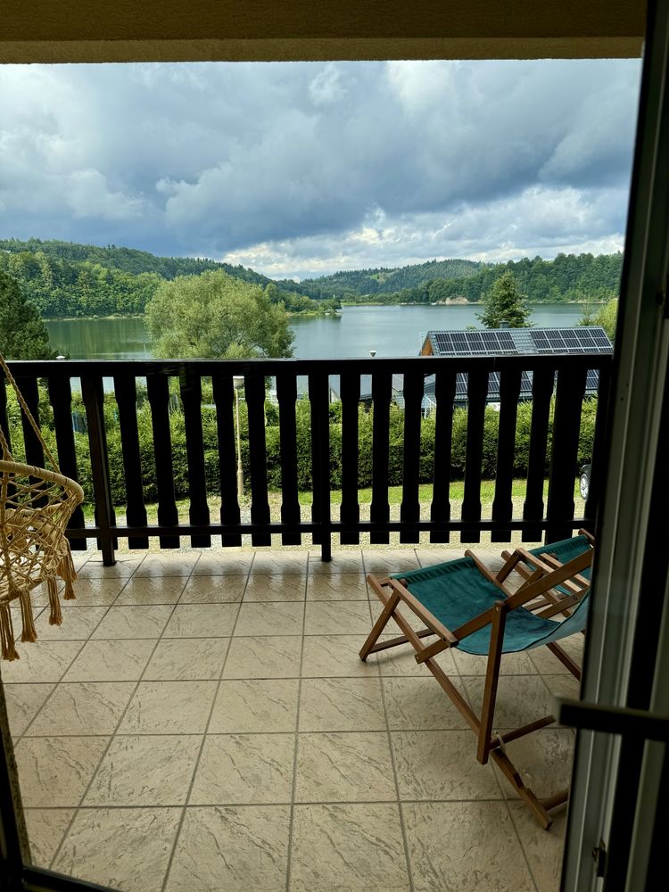 APARTAMENT nad jeziorem z widokiem na jezioro Solina Bieszczady