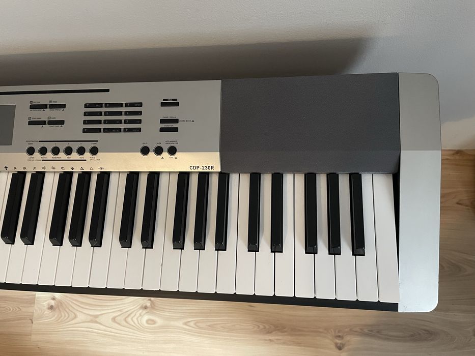 Pianino cyfrowe na statywie Casio CDP-230R kompaktowe gabinetowe 88