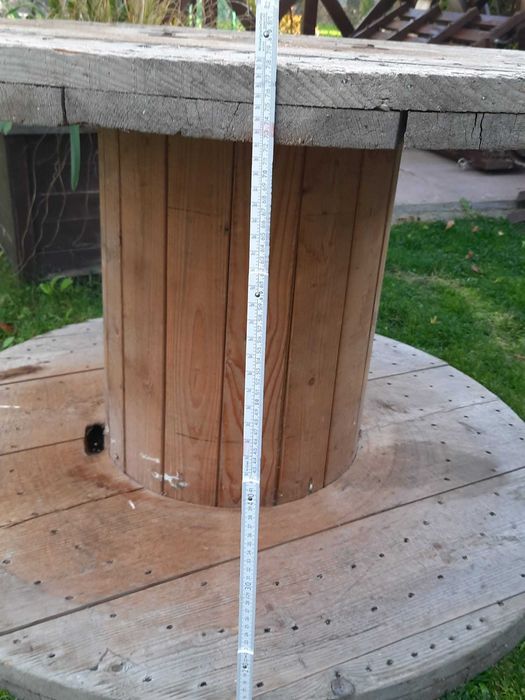 Sprzedam stół , szpulę drewnianą (bęben)  duża